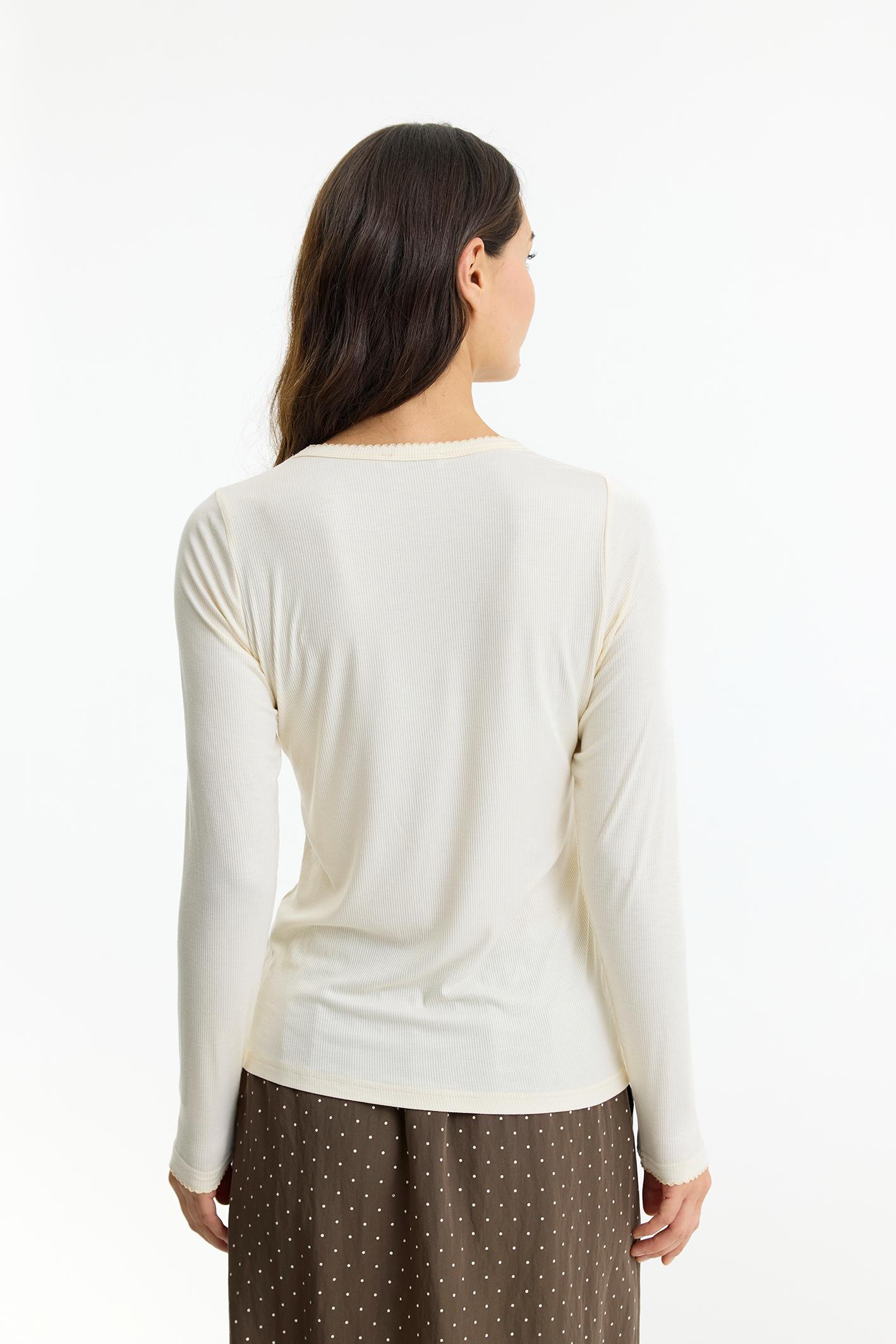Yvonne t-shirt