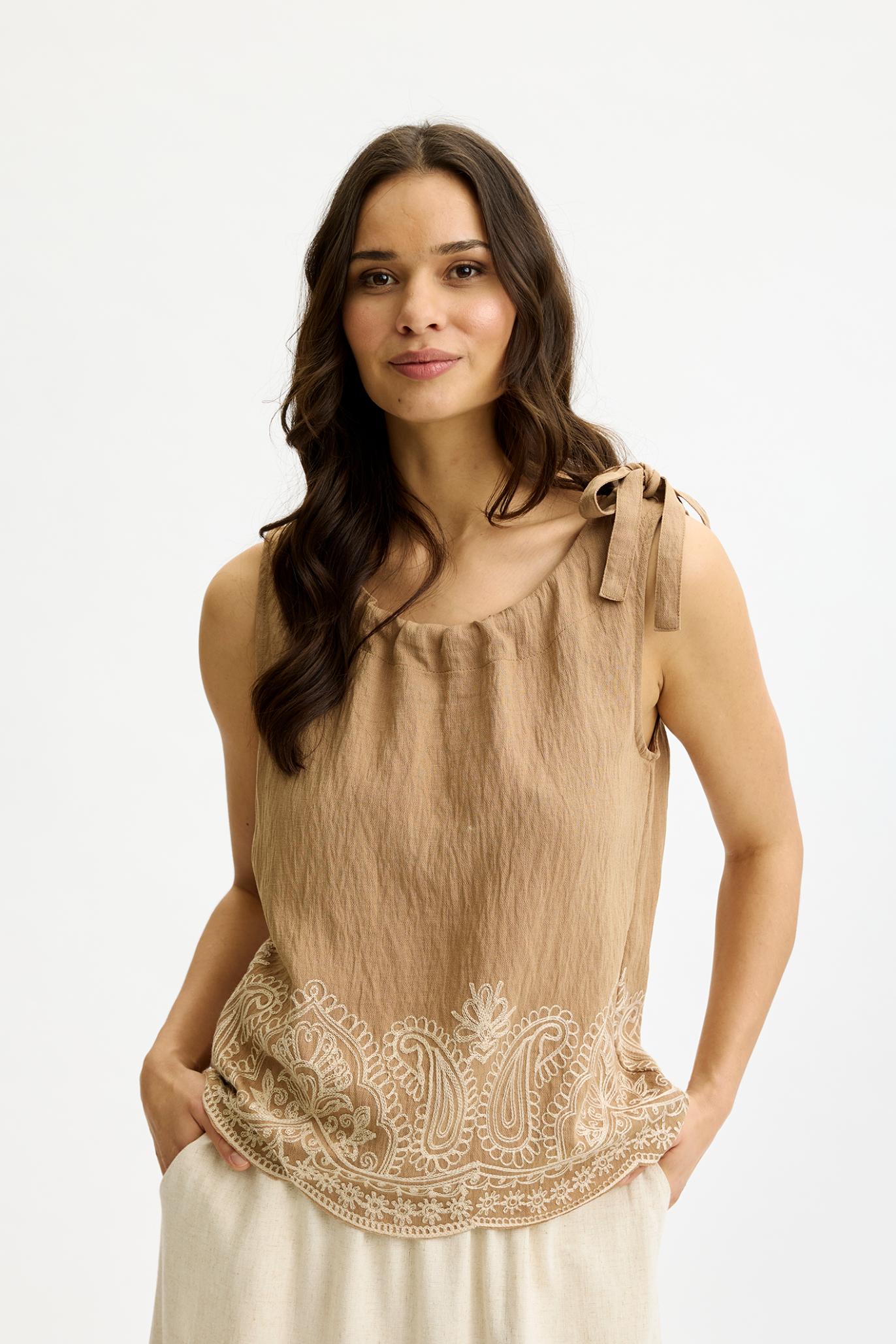 Agnes top
