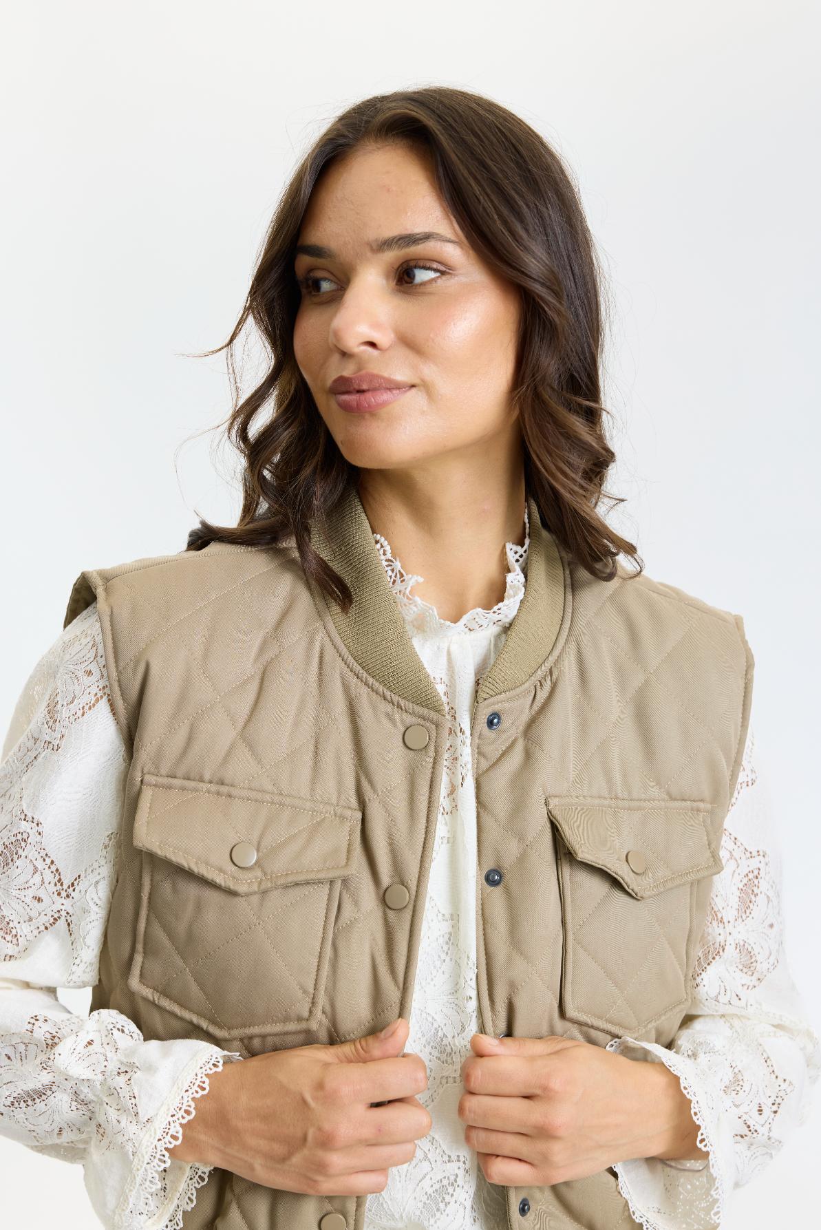 Davina vest