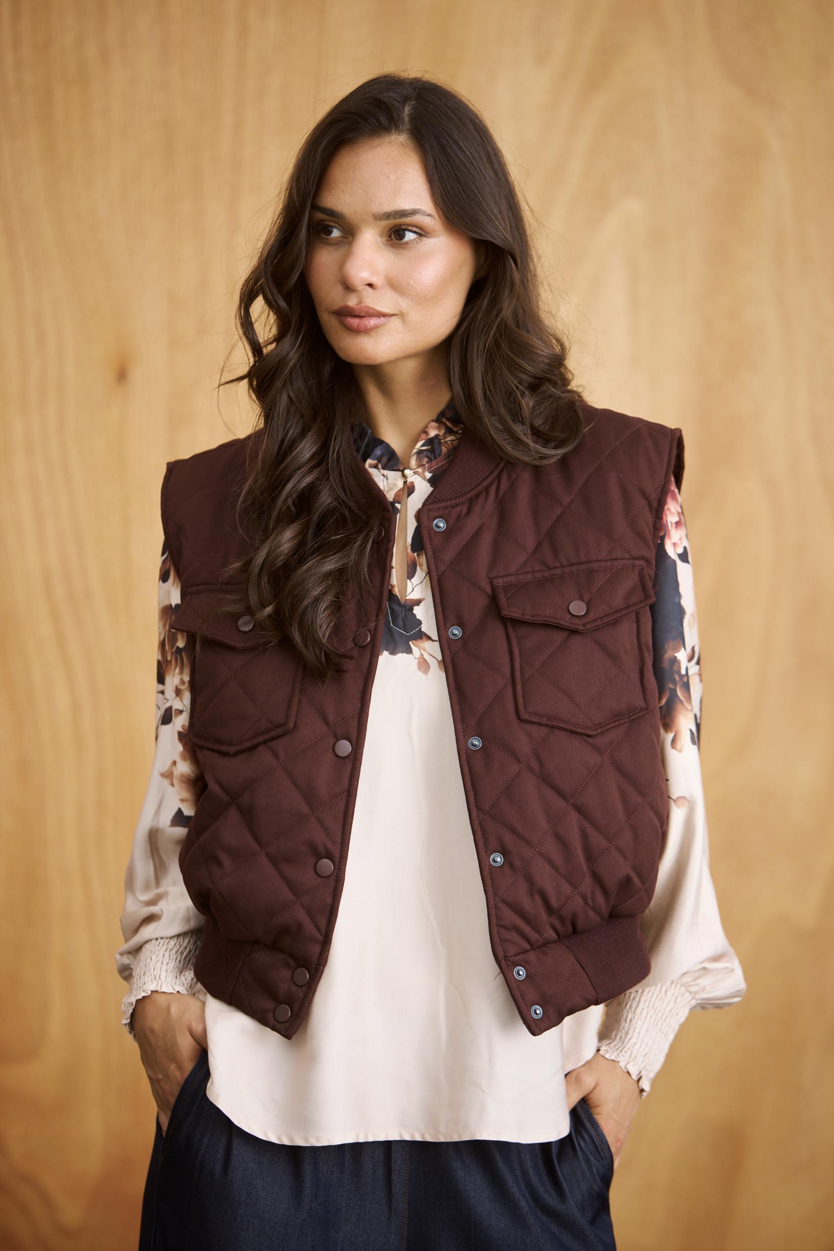 Davina vest