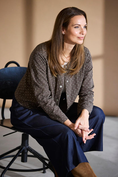 Donna Jakke med broderi