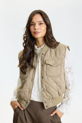 Davina vest
