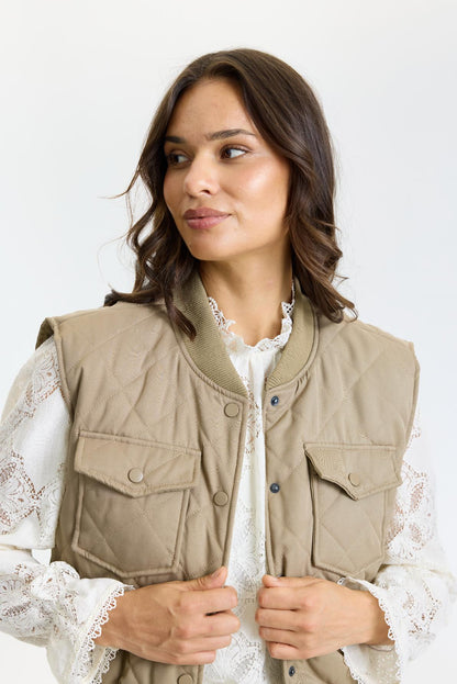 Davina vest