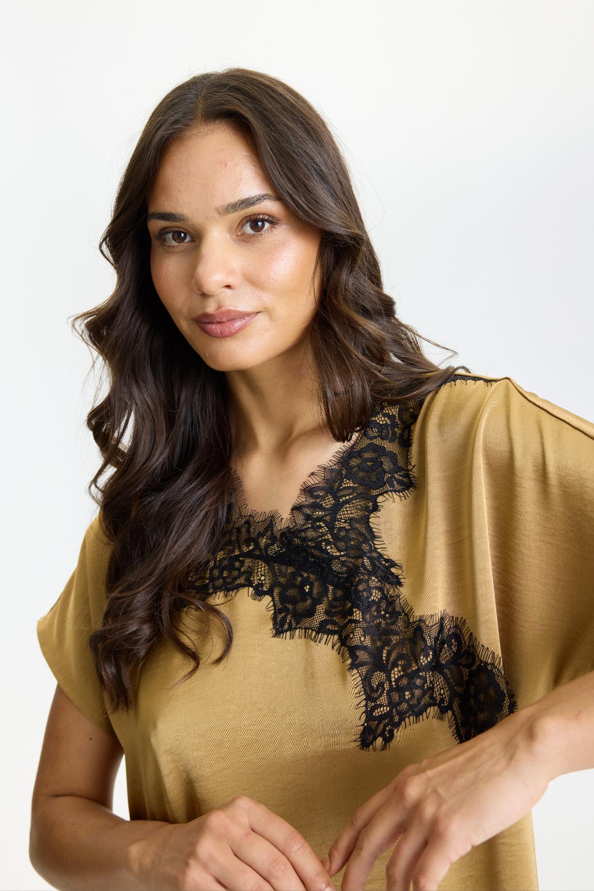 Faye bluse