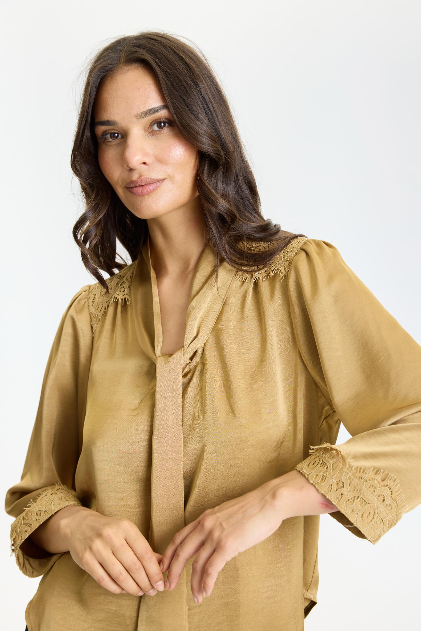 Faye bluse