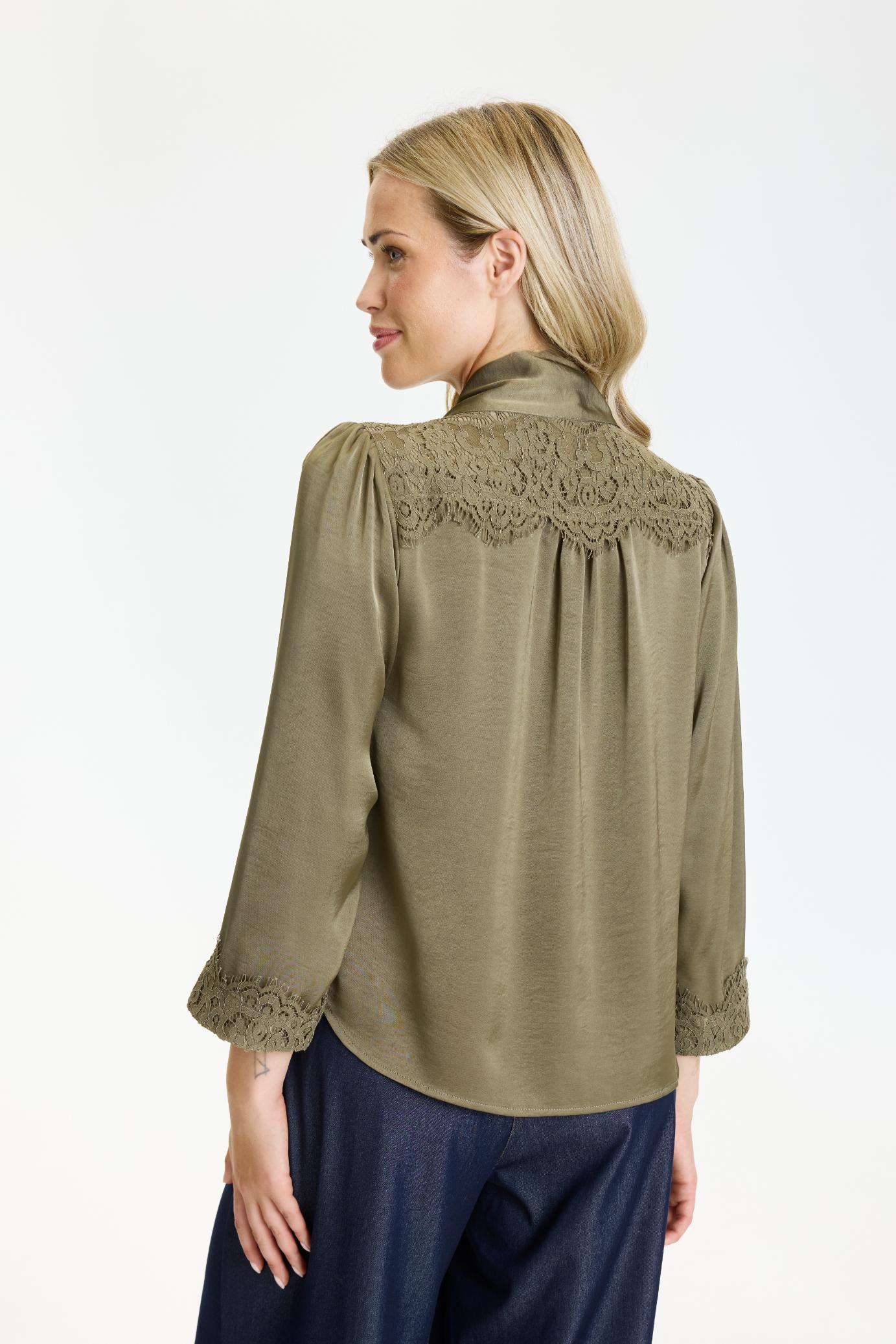 Faye bluse